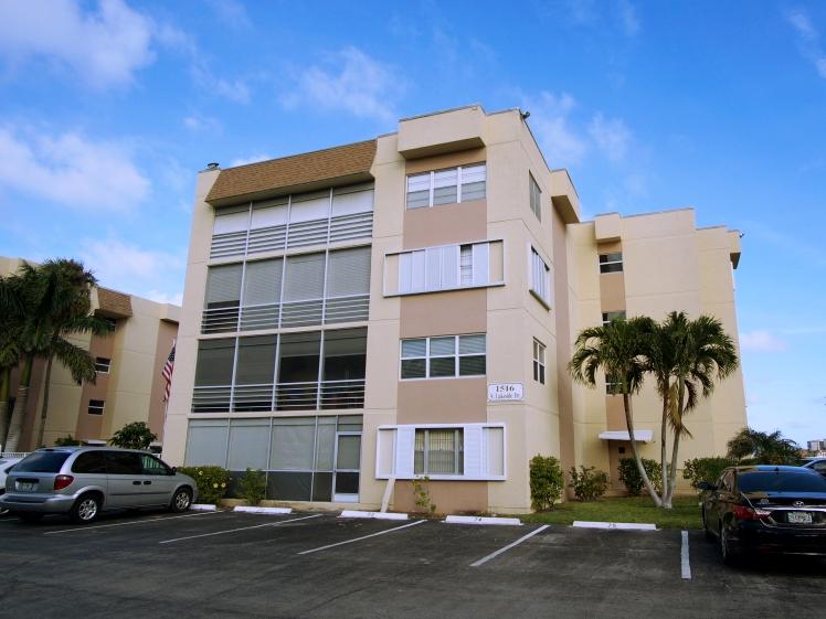 PALM LAKE 1 CONDO - Residential