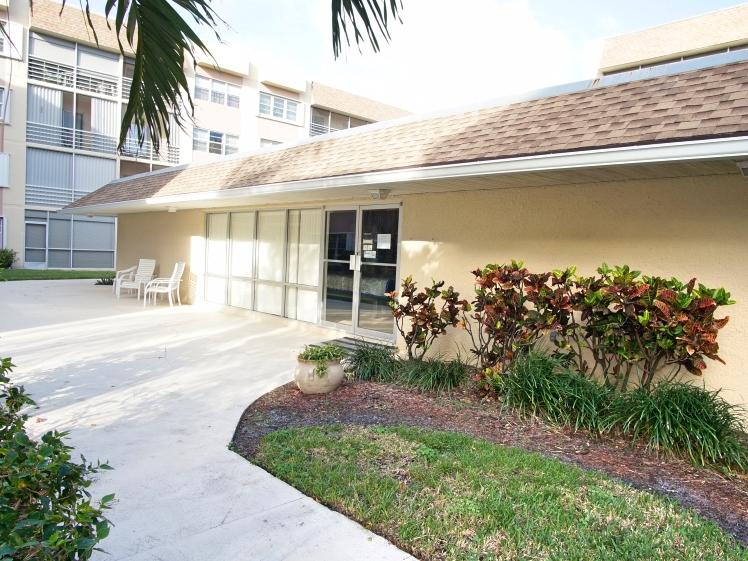 PALM LAKE 1 CONDO - Residential