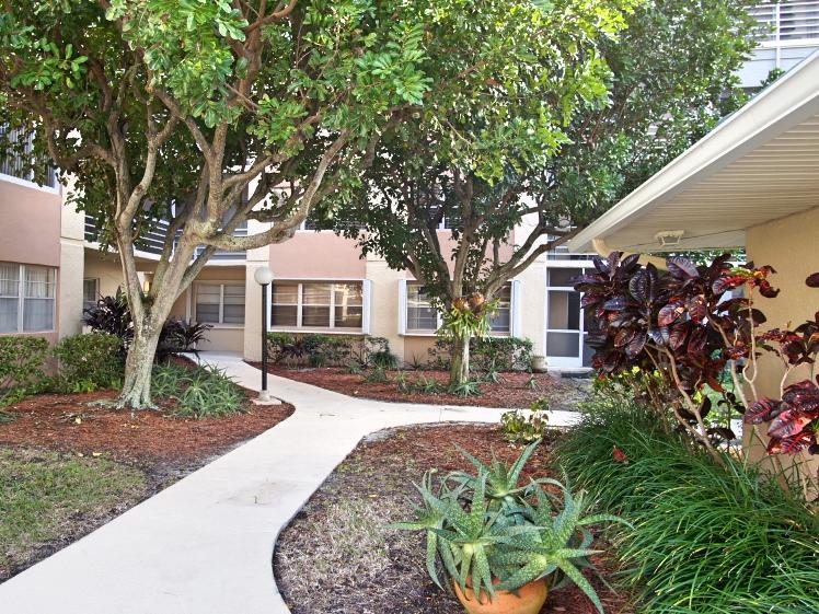 PALM LAKE 1 CONDO - Residential