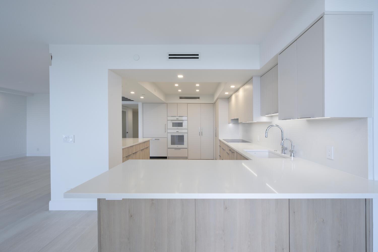 PLAZA OF THE PALM BEACHES - Residential