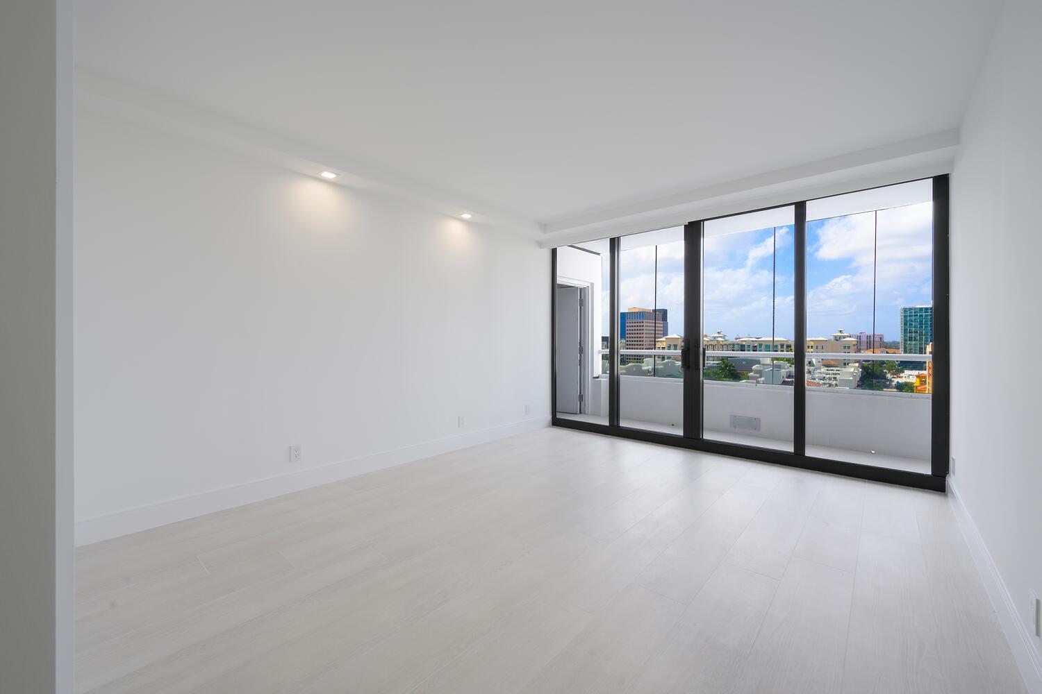 PLAZA OF THE PALM BEACHES - Residential