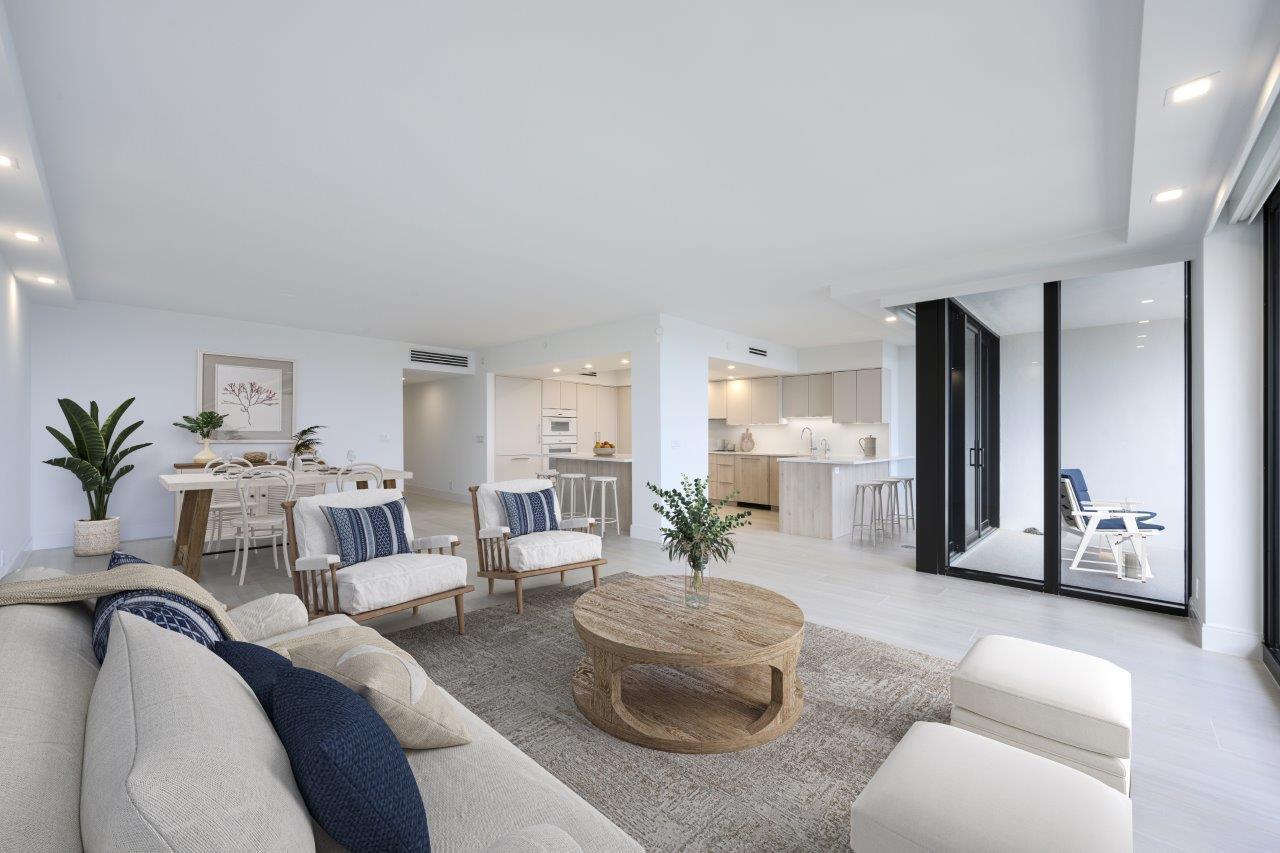 PLAZA OF THE PALM BEACHES - Residential