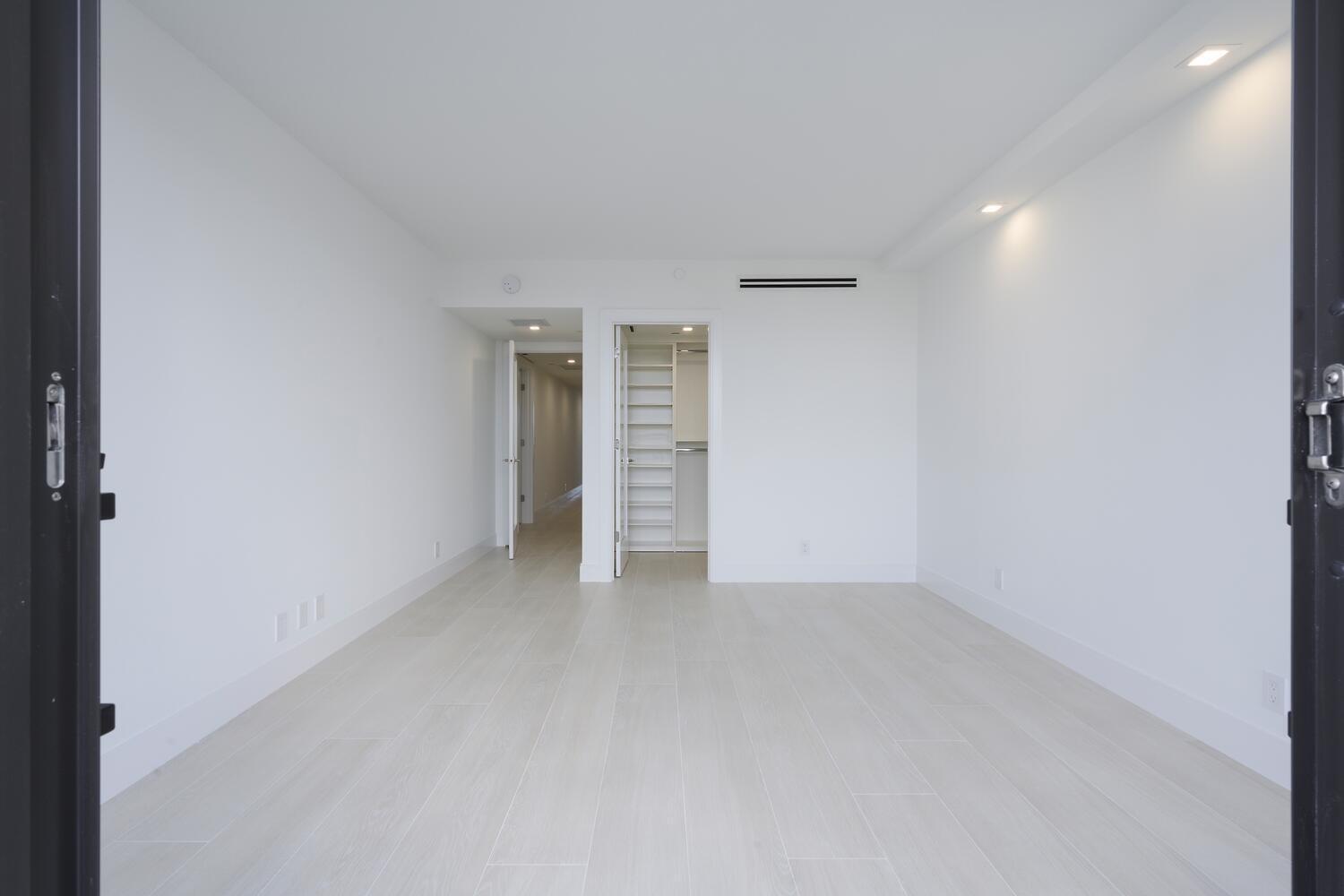 PLAZA OF THE PALM BEACHES - Residential