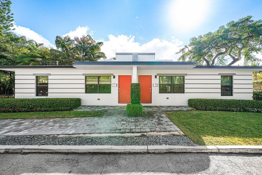 Photo of 215 N Swinton Avenue, Delray Beach, FL 33444 (MLS # R11153482)