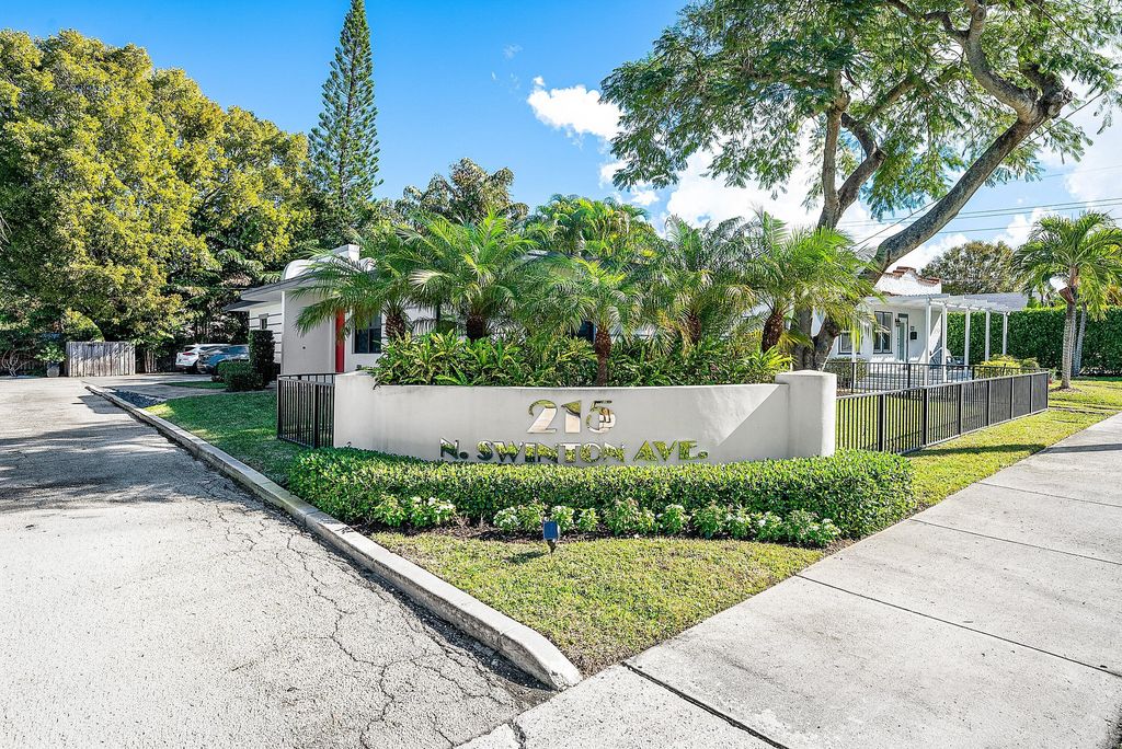 Photo of 215 N Swinton Avenue, Delray Beach, FL 33444 (MLS # R11153482)