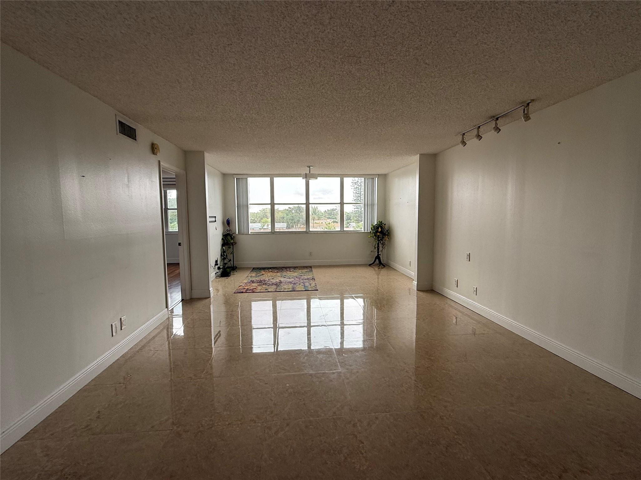 SUNRISE LAKES 211 CONDO - Residential