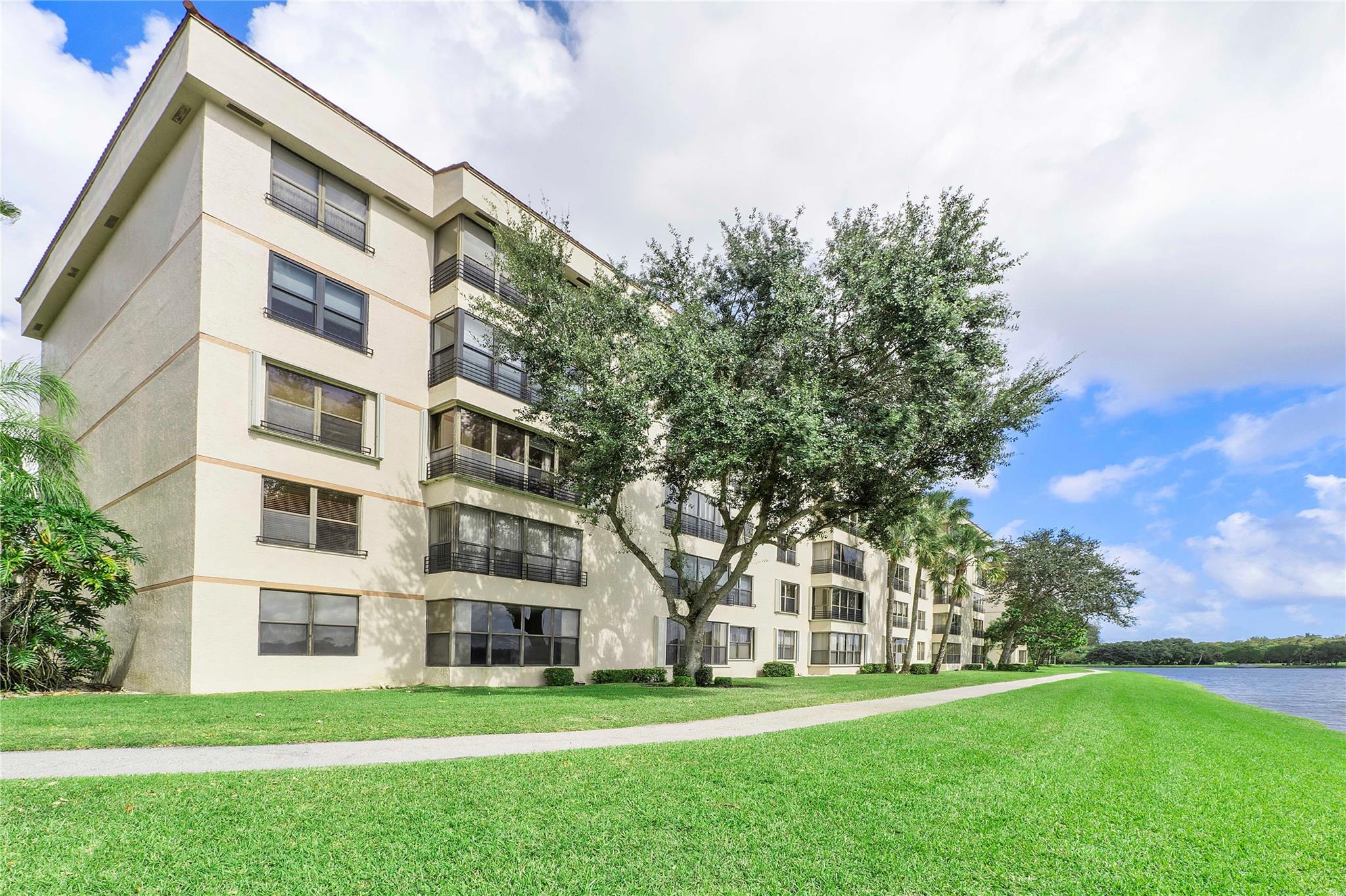 2768 S Carambola Cir 505