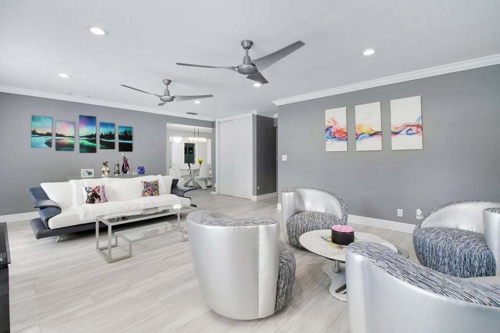 Photo of 8552 Thousand Pines Circle, West Palm Beach, FL 33411 (MLS # B26076838)