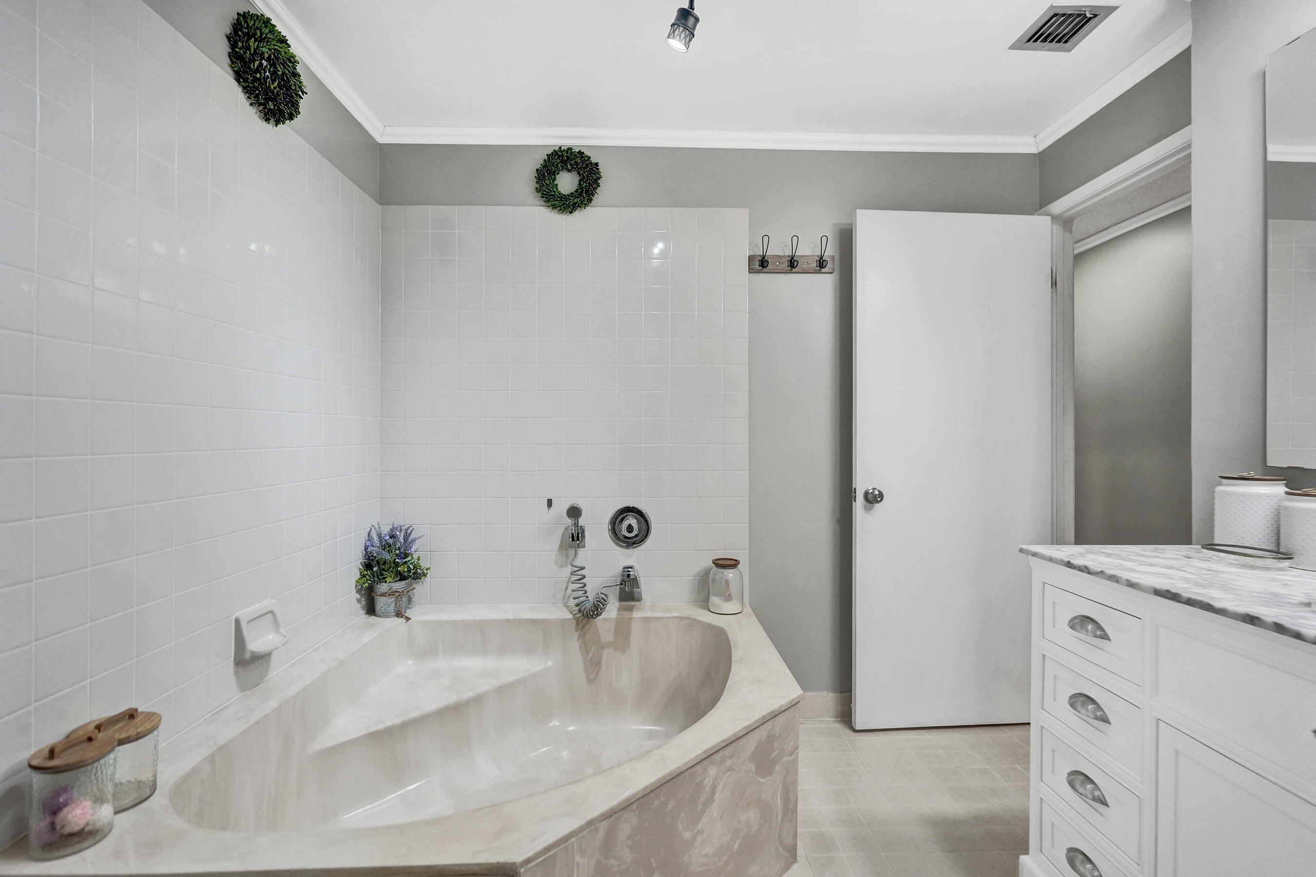 BONAIRE VILLAGE AT WOODMONT - Residential