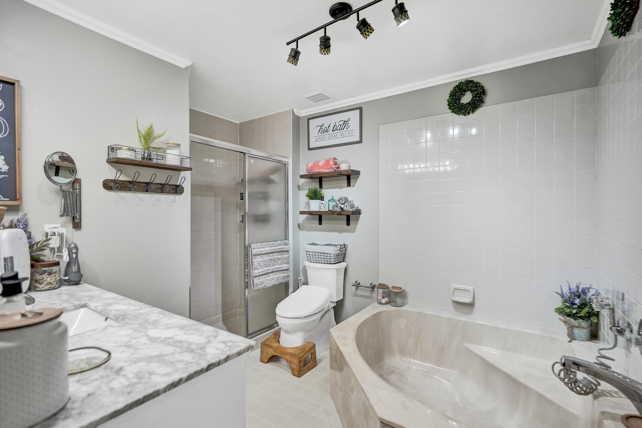 BONAIRE VILLAGE AT WOODMONT - Residential