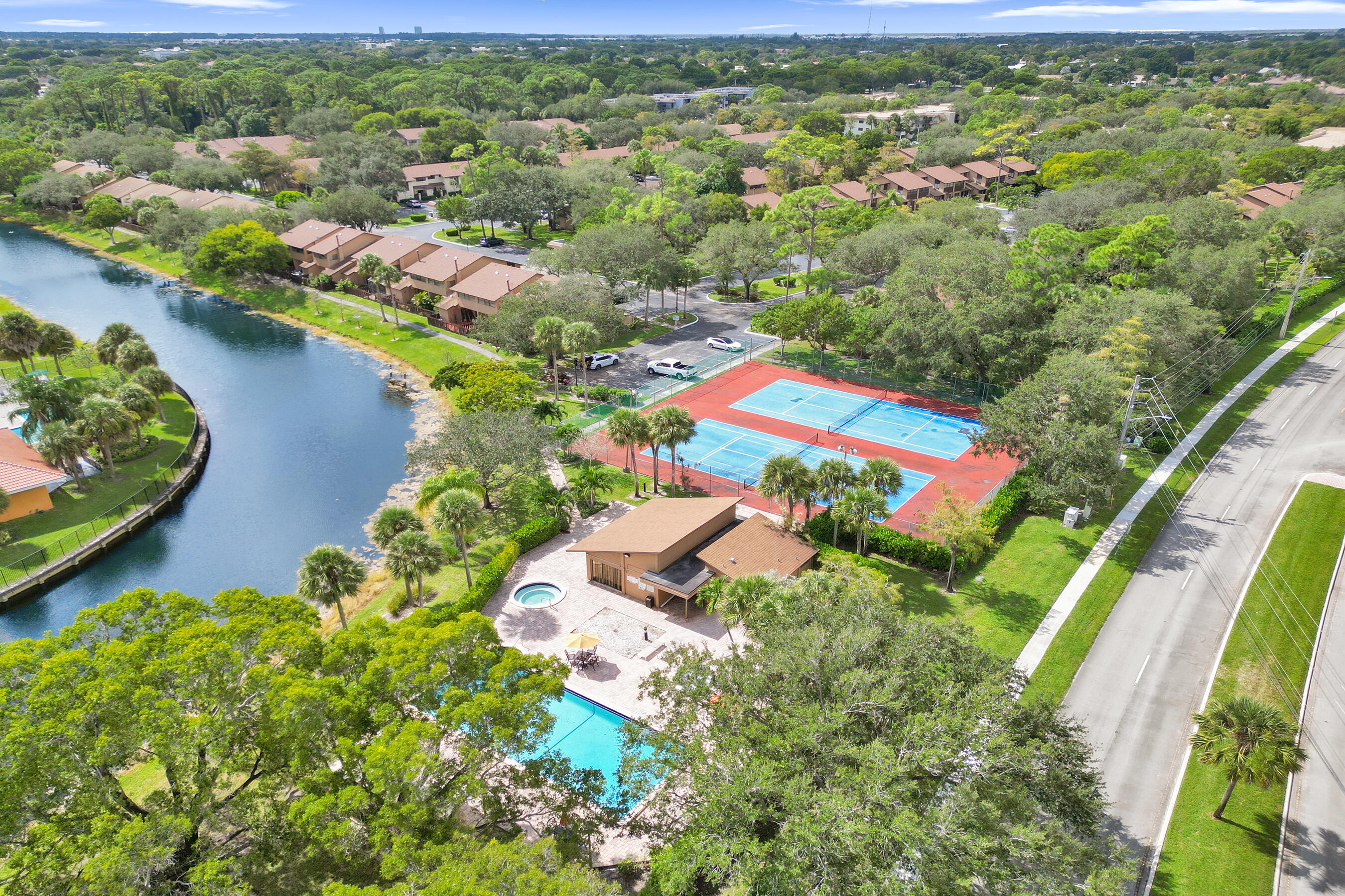 BONAIRE VILLAGE AT WOODMONT - Residential