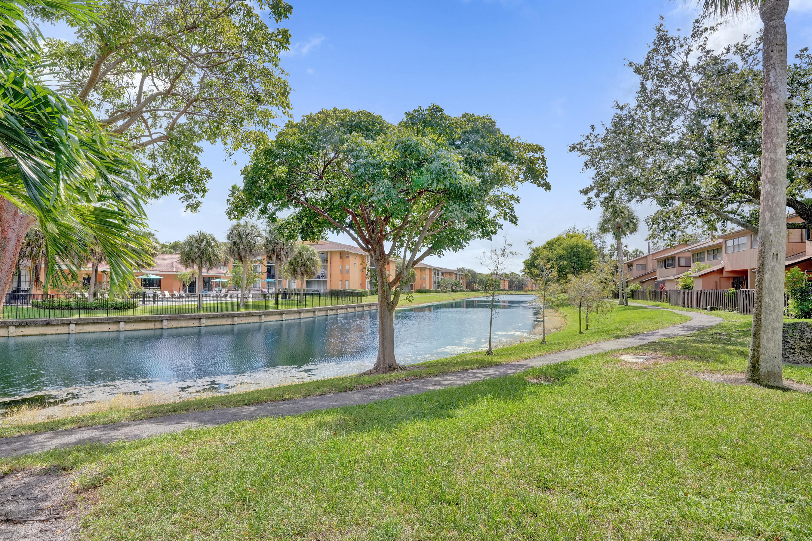 BONAIRE VILLAGE AT WOODMONT - Residential