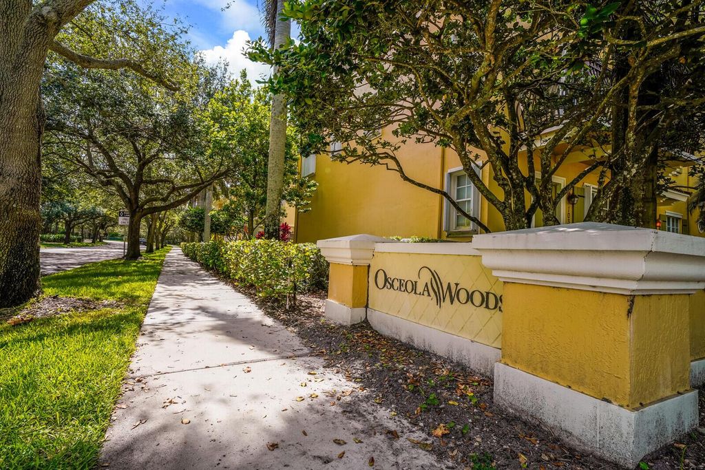 Photo of 816 University Boulevard, Jupiter, FL 33458 (MLS # R10905369)