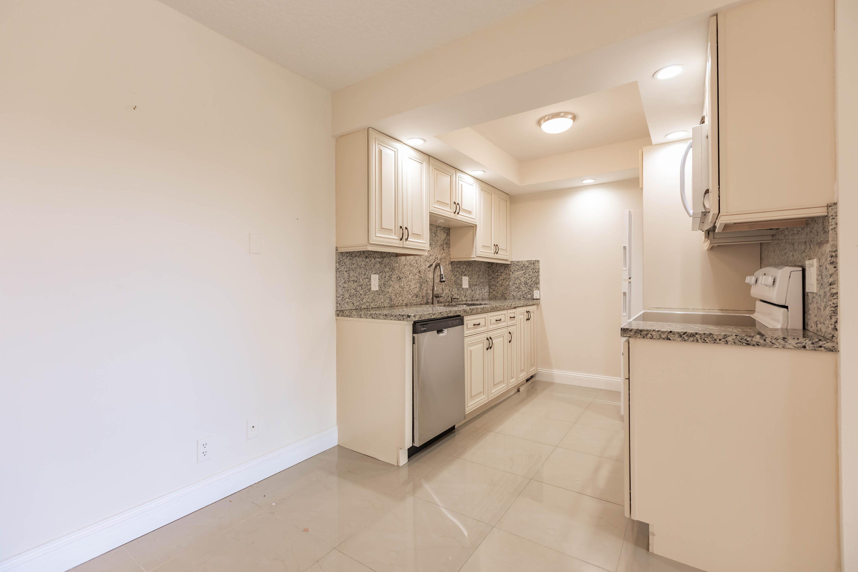 4302 Martinique Circle H3
