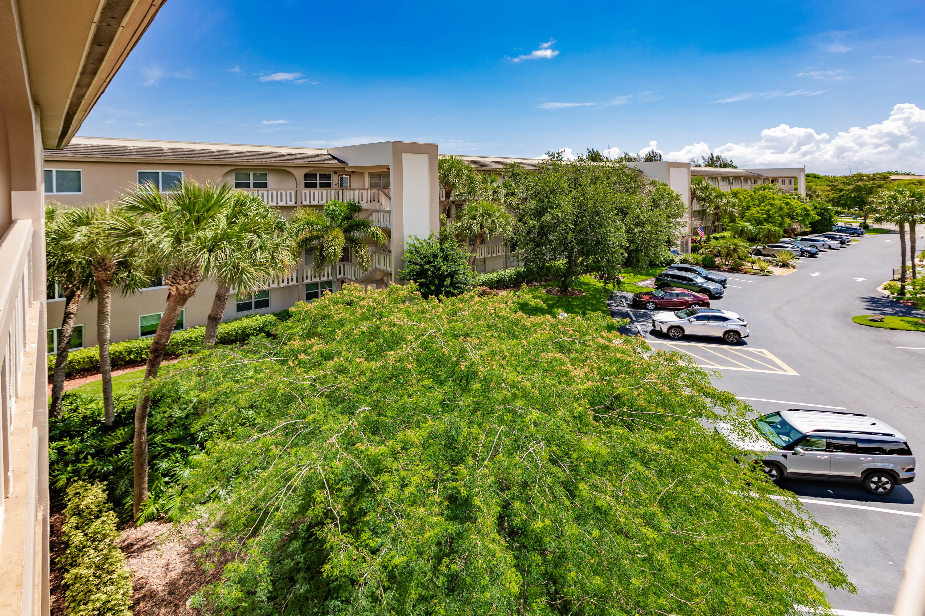 MARTINIQUE VILLAGE II E CONDO - Residential