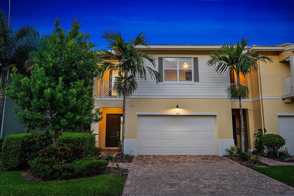 Photo of 1024 Piccadilly Street, Palm Beach Gardens, FL 33418 (MLS # R10910078)