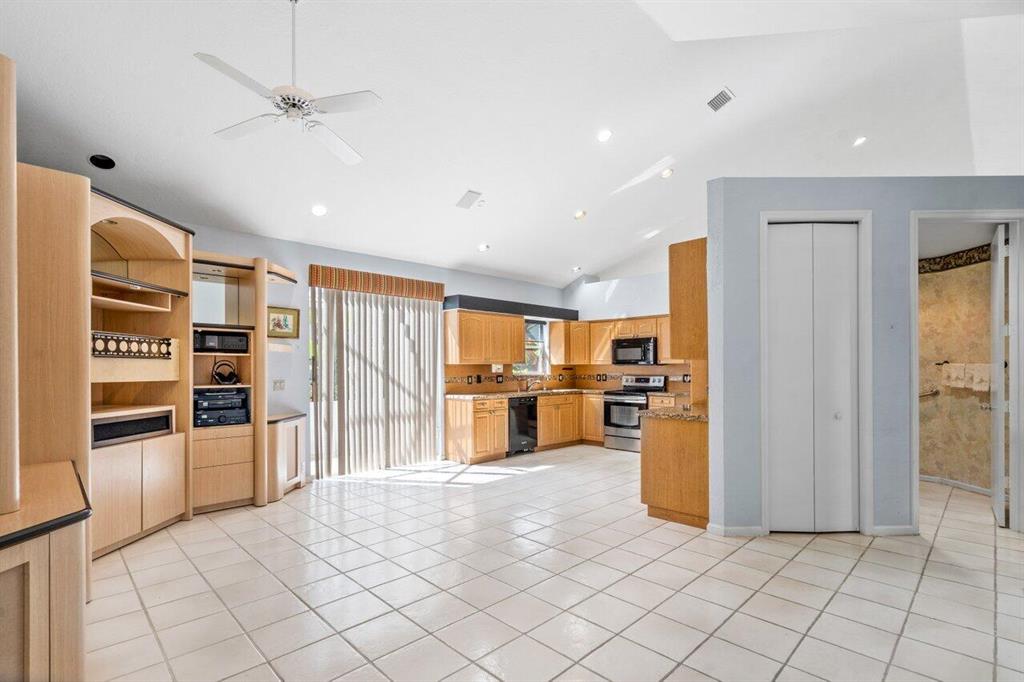 HAMPTON FAIRWAYS AT INDIAN SPRINGS - Residential