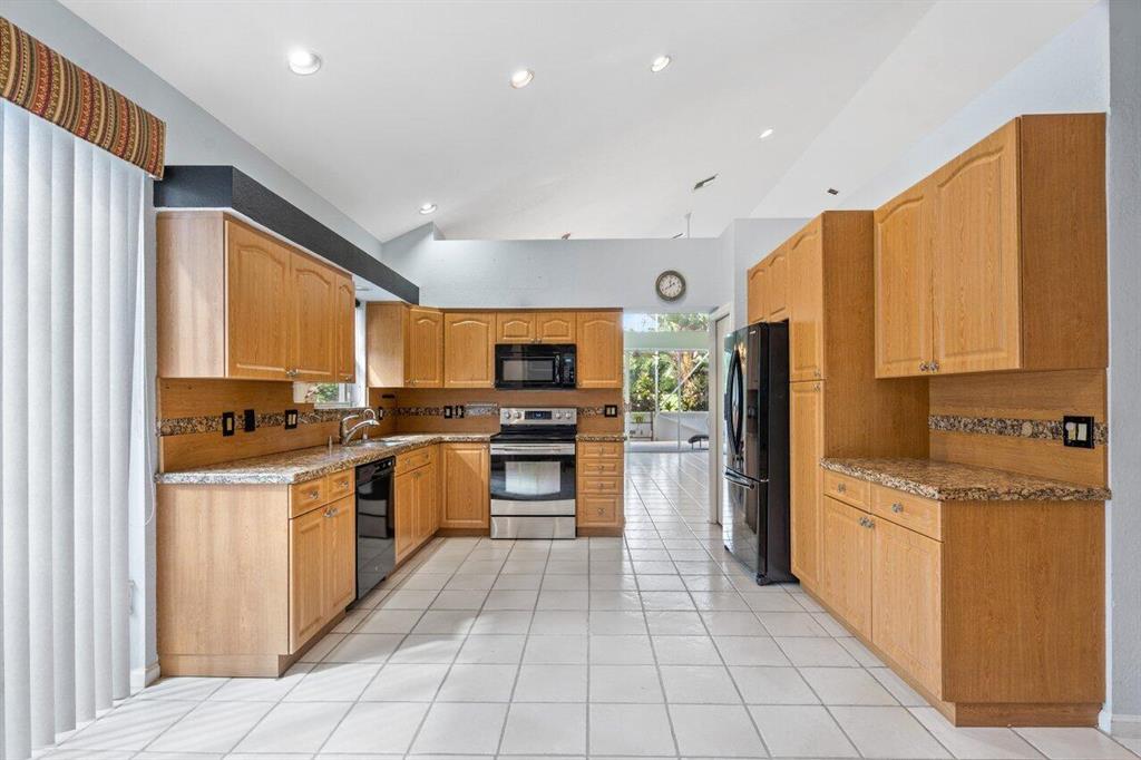 HAMPTON FAIRWAYS AT INDIAN SPRINGS - Residential