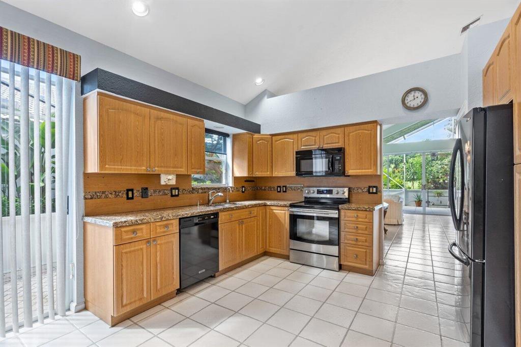 HAMPTON FAIRWAYS AT INDIAN SPRINGS - Residential