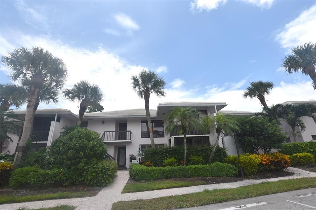 Photo of 3828 Quail Ridge Drive N #Blue Heron, Boynton Beach, FL 33436 (MLS # R10786201)