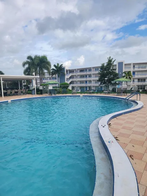 407 Greenbrier A, West Palm Beach, FL MLS: R10907755