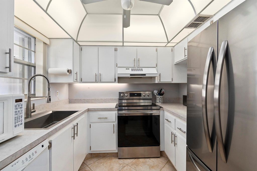 Photo of 2600 SE Ocean Boulevard #Z-9, Stuart, FL 34996 (MLS # R10943924)