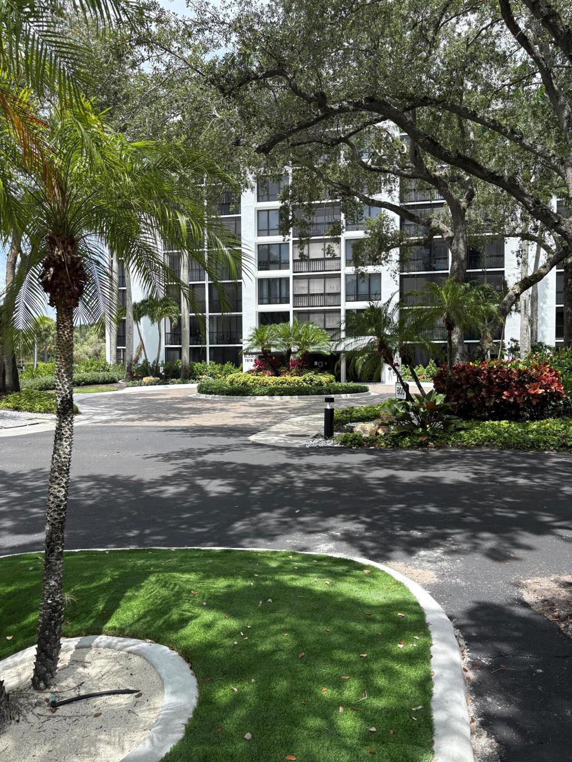 7819 Lakeside Boulevard 876
