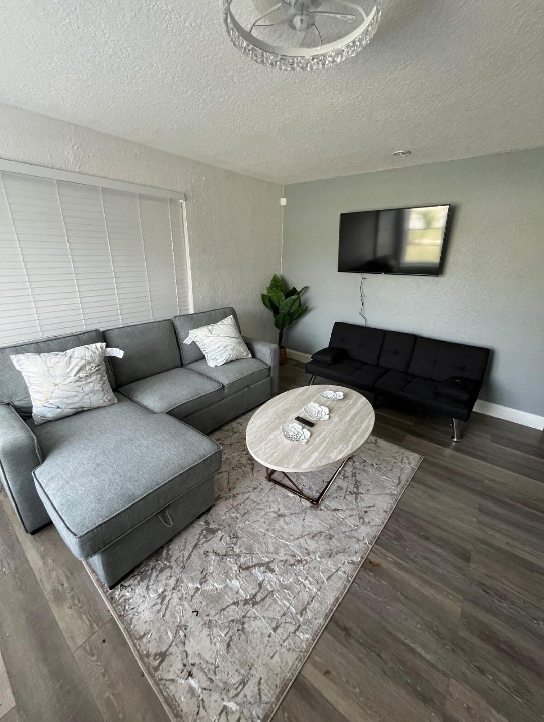 FAIRVIEW AMENDED PLAT - Residential Lease