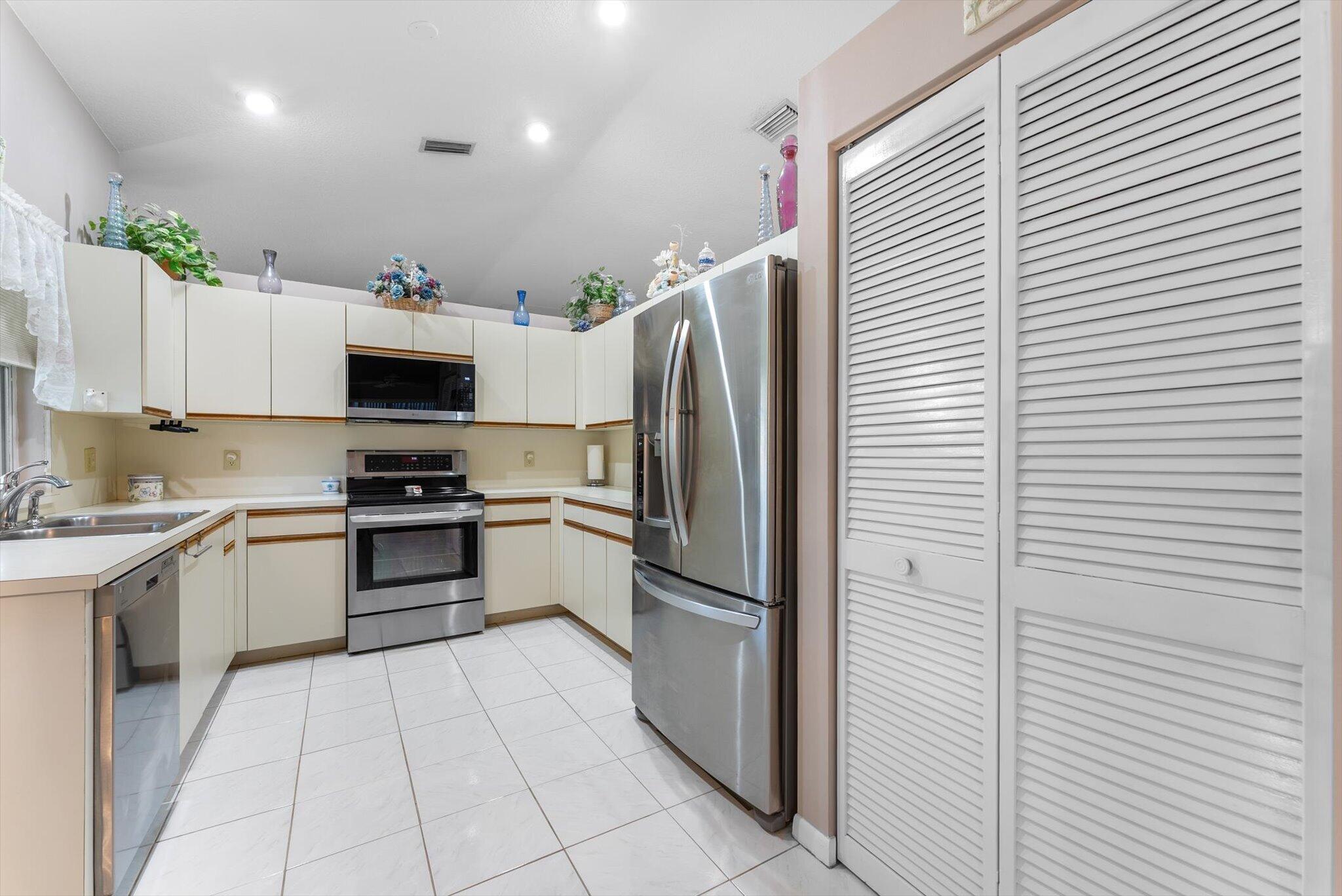 Pasadena Estates of Chapel Trails - Residential