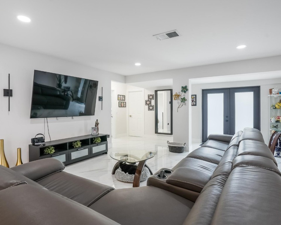 Sunrise Golf Village Sec - Residential