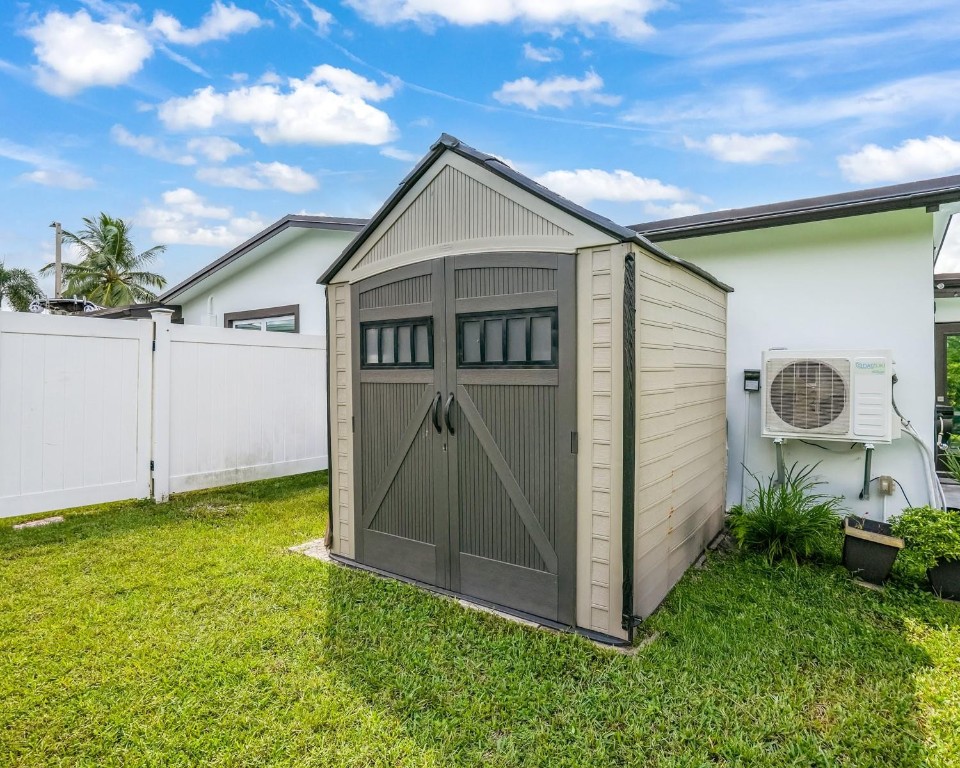 Sunrise Golf Village Sec - Residential