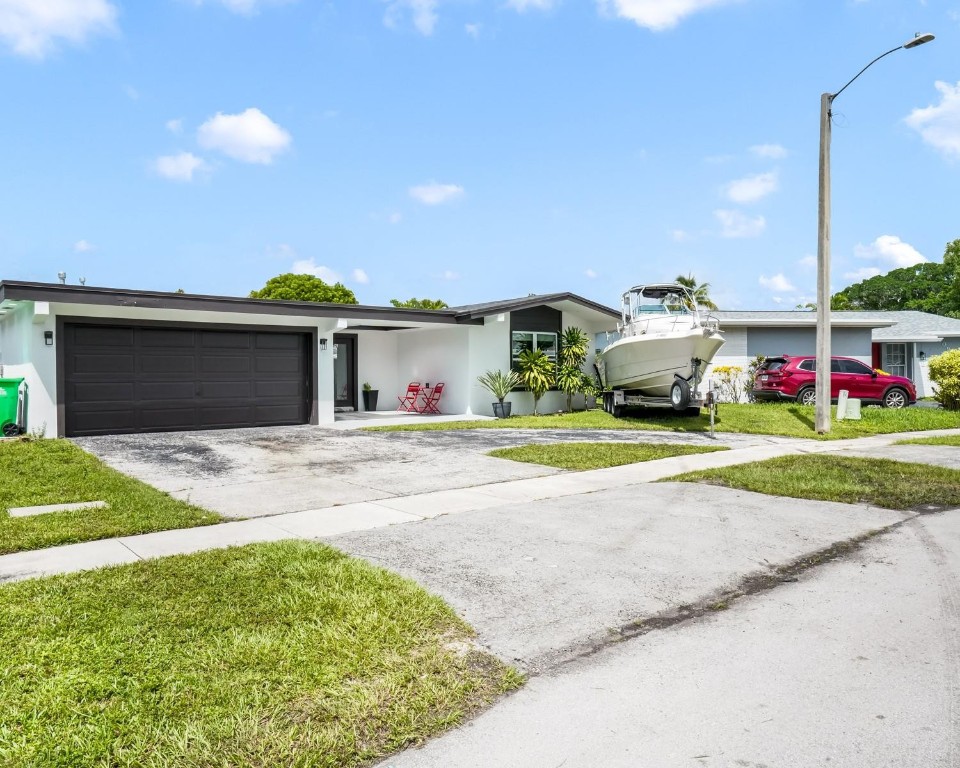 Sunrise Golf Village Sec - Residential