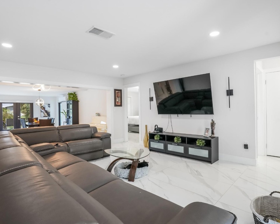 Sunrise Golf Village Sec - Residential