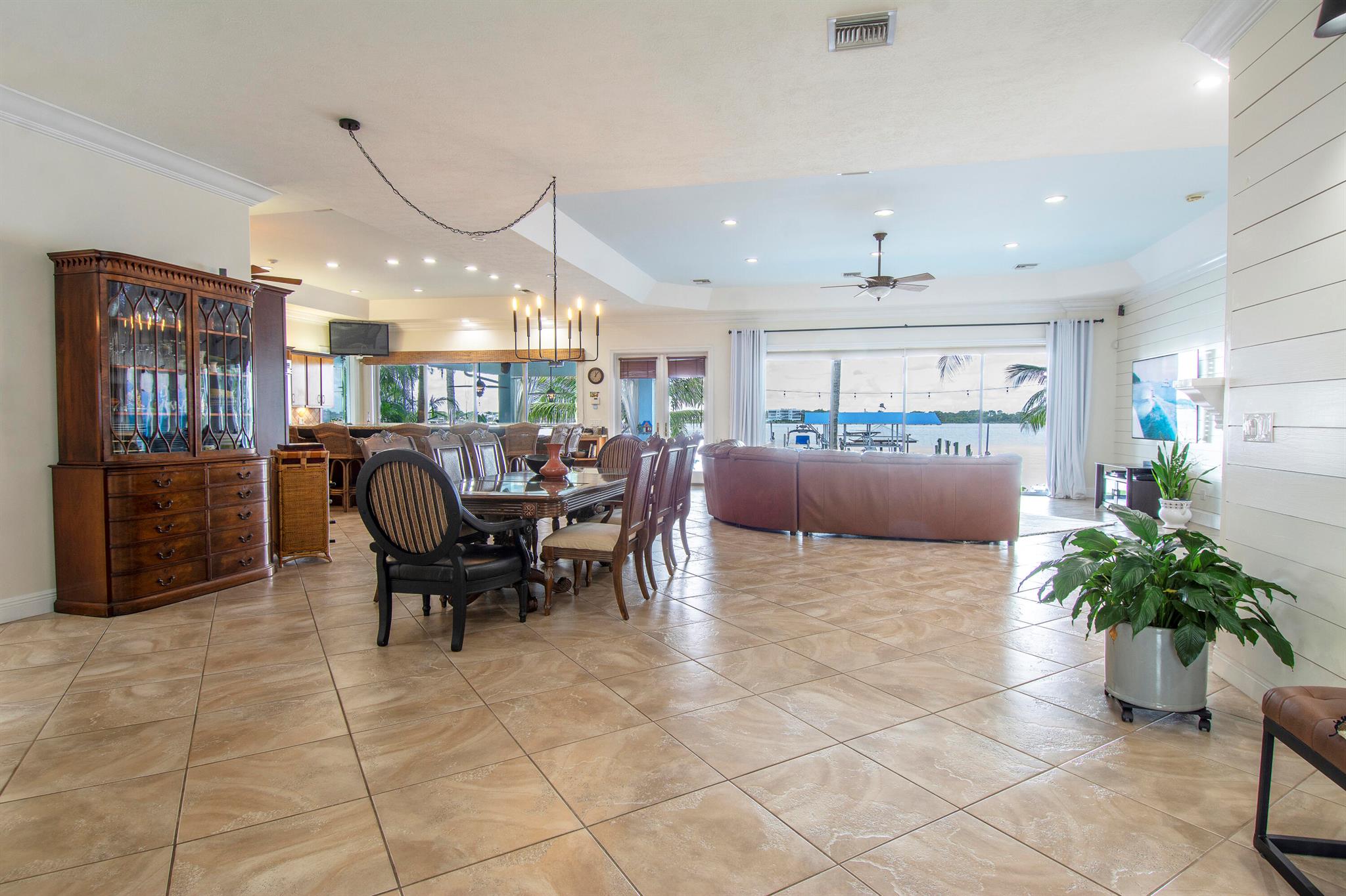 RIVER POINT - Residential