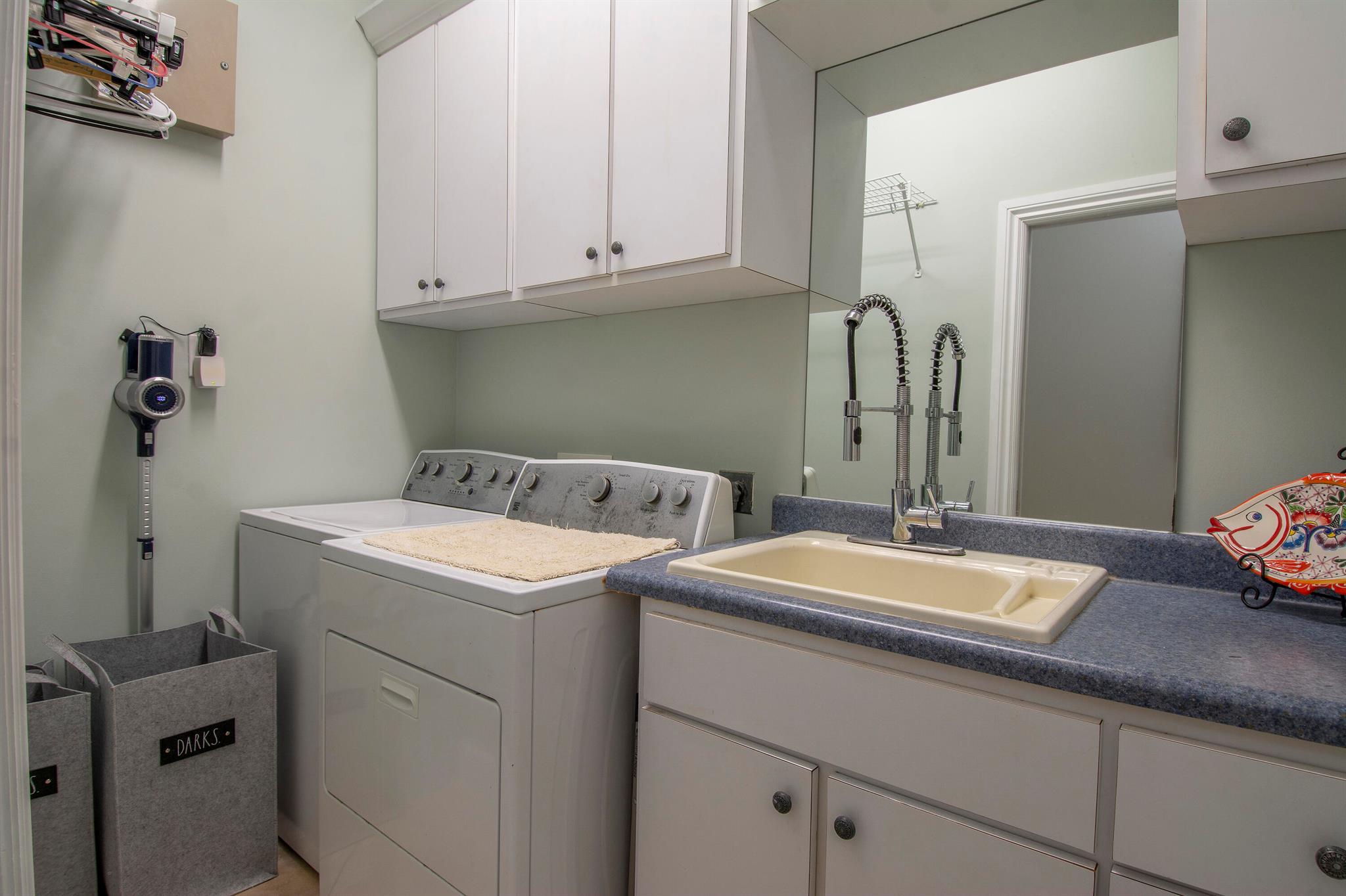 RIVER POINT - Residential