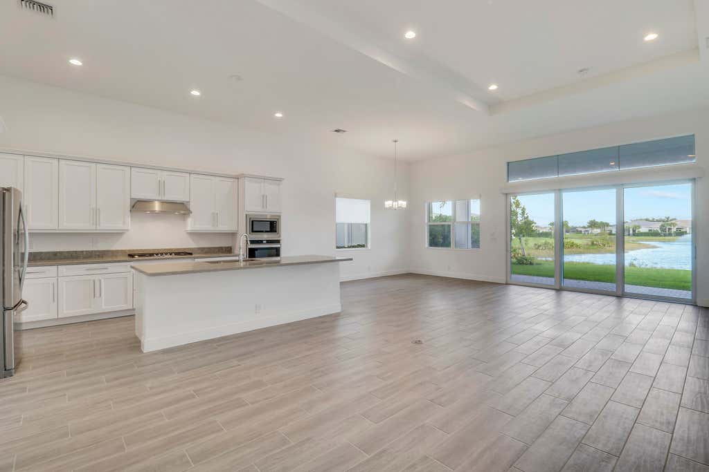 Photo of 9998 N REGENCY Way, Palm Beach Gardens, FL 33412 (MLS # B26053707)
