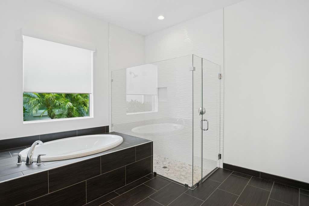 Photo of 9998 N REGENCY Way, Palm Beach Gardens, FL 33412 (MLS # B26053707)