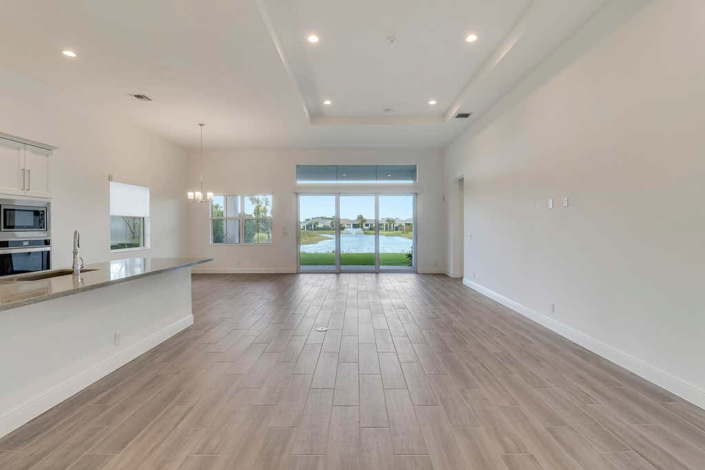 Photo of 9998 N REGENCY Way, Palm Beach Gardens, FL 33412 (MLS # B26053707)