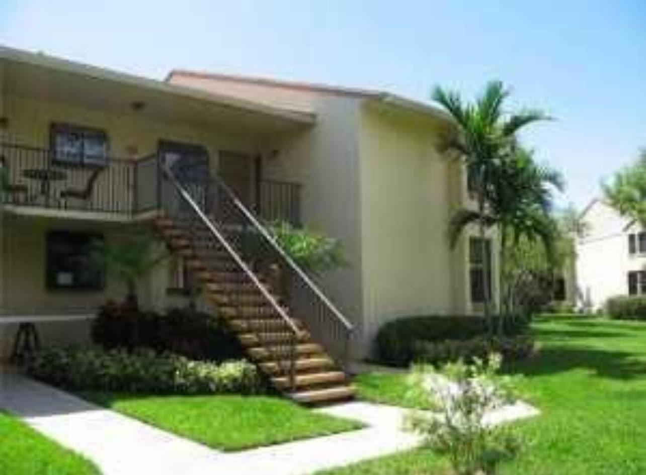 Newly Painted2nd Floor 2 Bed/2 Bath, Large Screened Balcony in Meadow Lakes a Gated Community with Clubhouse, Pool, Fitness Center. Ceramic Flooring, Stainless Steel Appliances, Washer & Dryer in Unit. This Condo Won't last a great location to beach, Publix & Restaurants.