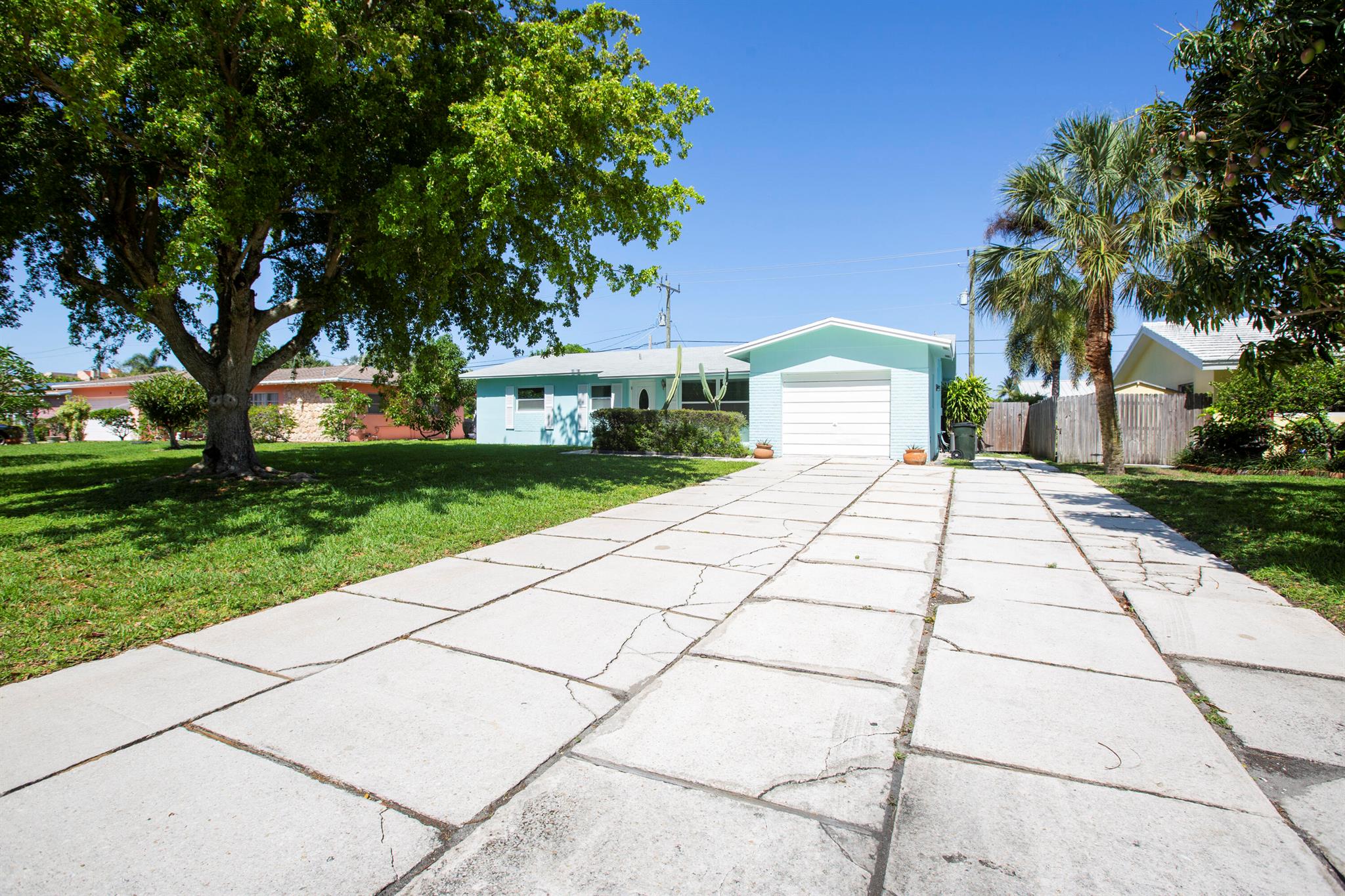 TROPIC PALMS 1 - Residential