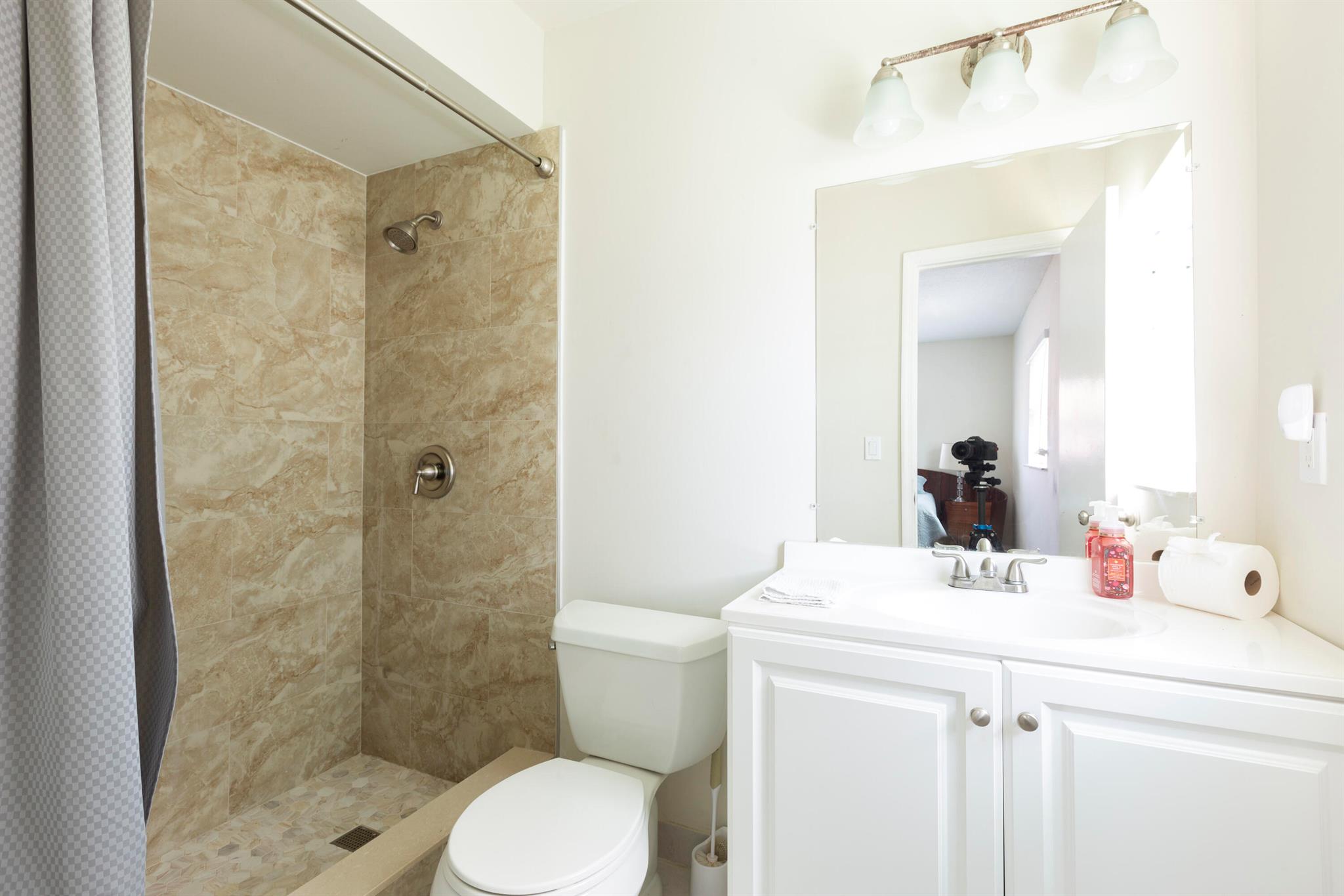 TROPIC PALMS 1 - Residential