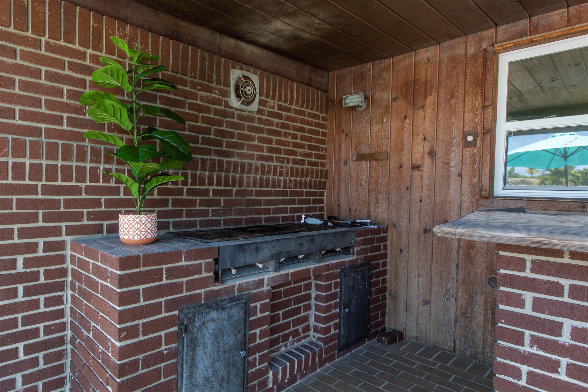 TROPIC PALMS 1 - Residential