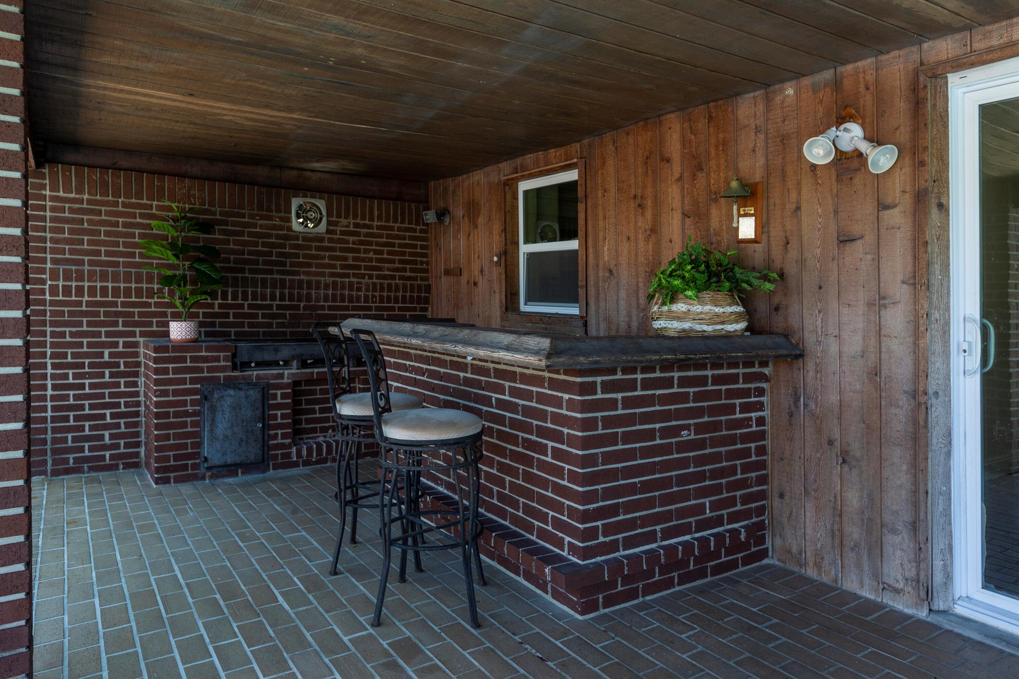 TROPIC PALMS 1 - Residential