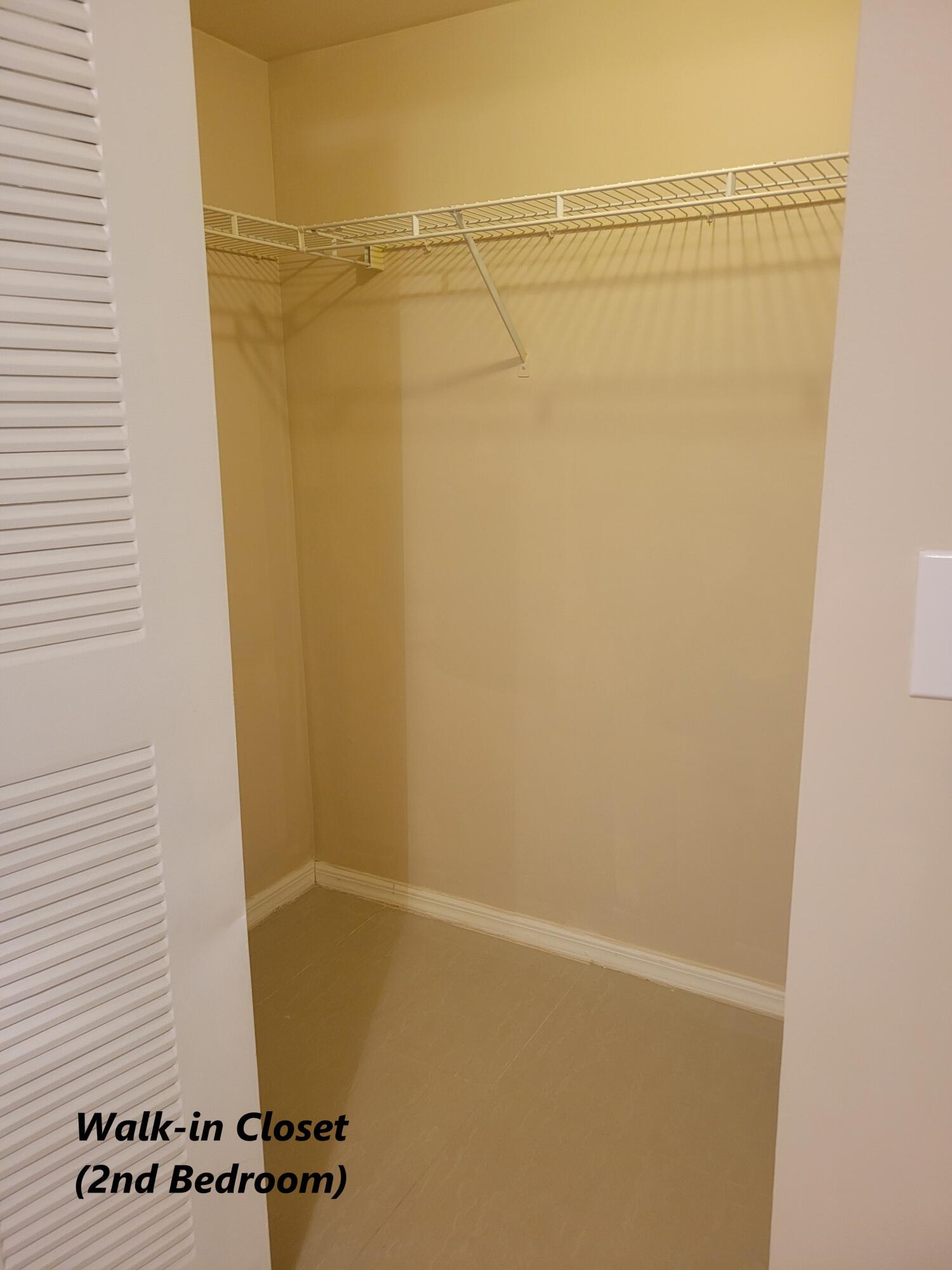 GRAND VIEW AT CRESTWOOD CONDOMINIUM - Residential Lease