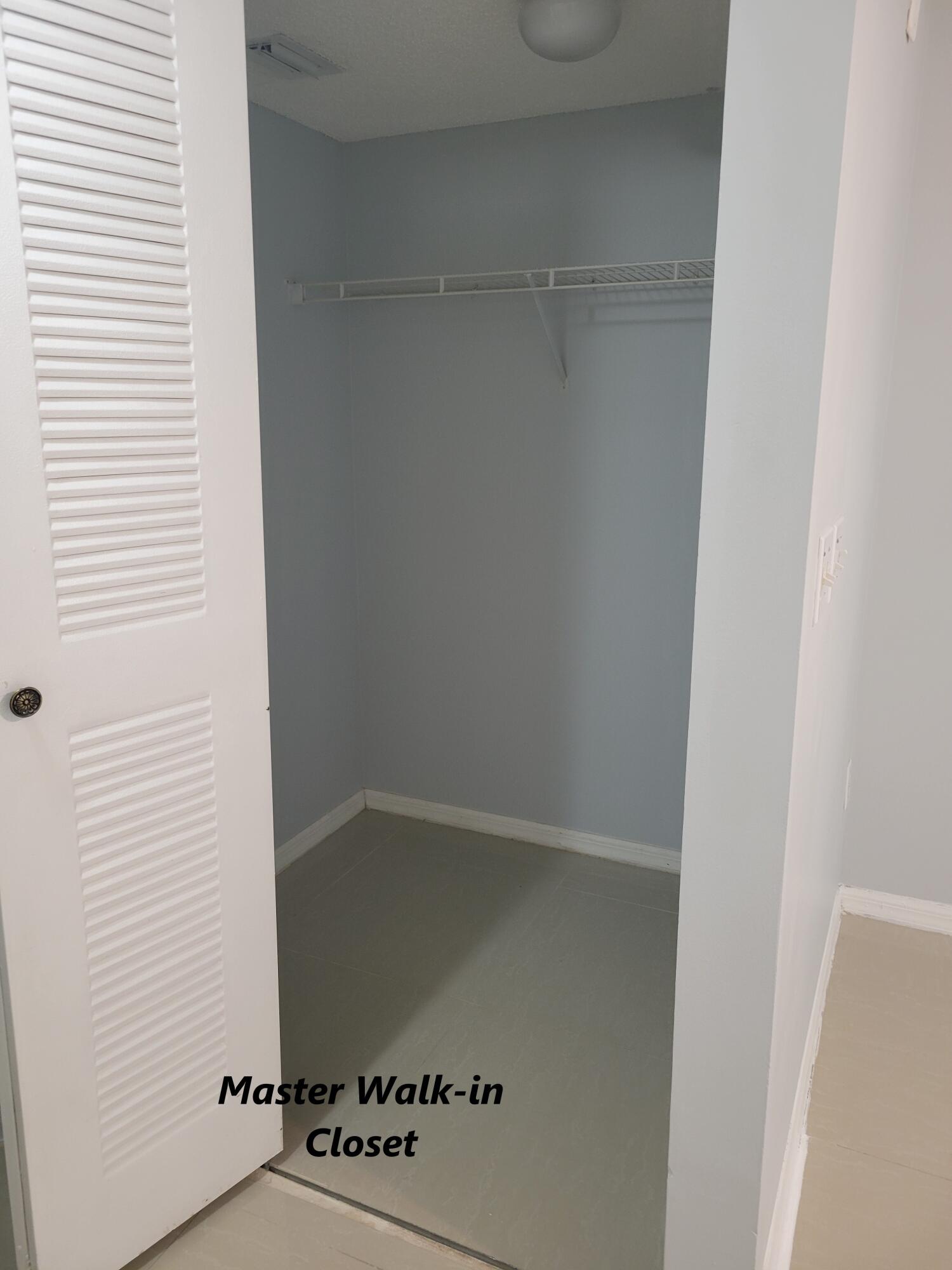 GRAND VIEW AT CRESTWOOD CONDOMINIUM - Residential Lease