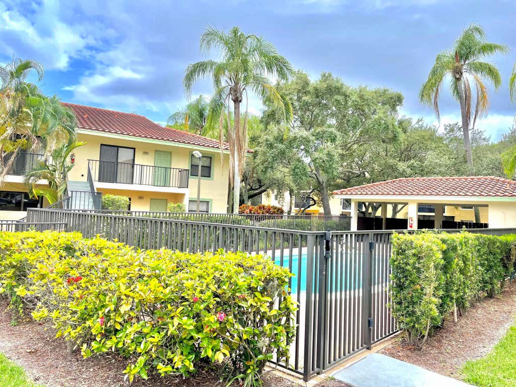 Photo of 1979 NW 4th Avenue #C, Boca Raton, FL 33432 (MLS # B26049504)