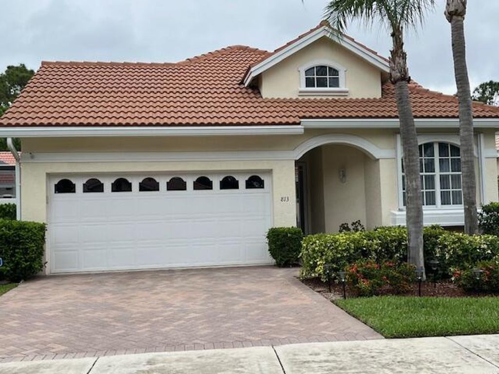 Photo of 813 SW Saint Andrews Cove, Port Saint Lucie, FL 34986 (MLS # R11080554)