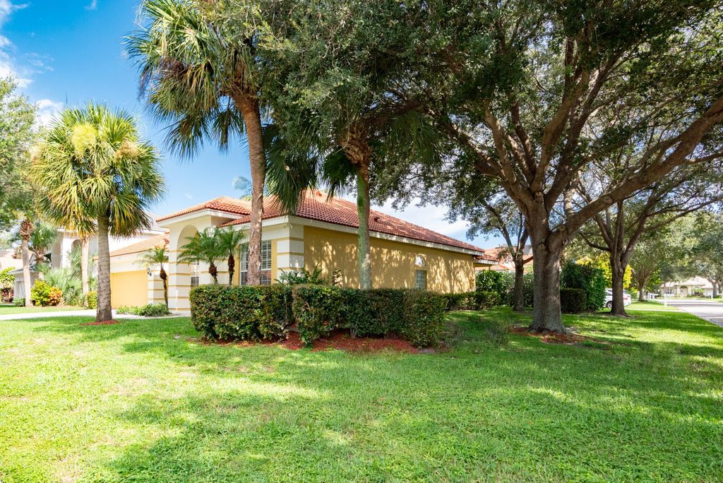 Photo of 1185 Egret Circle S, Jupiter, FL 33458 (MLS # R10913819)