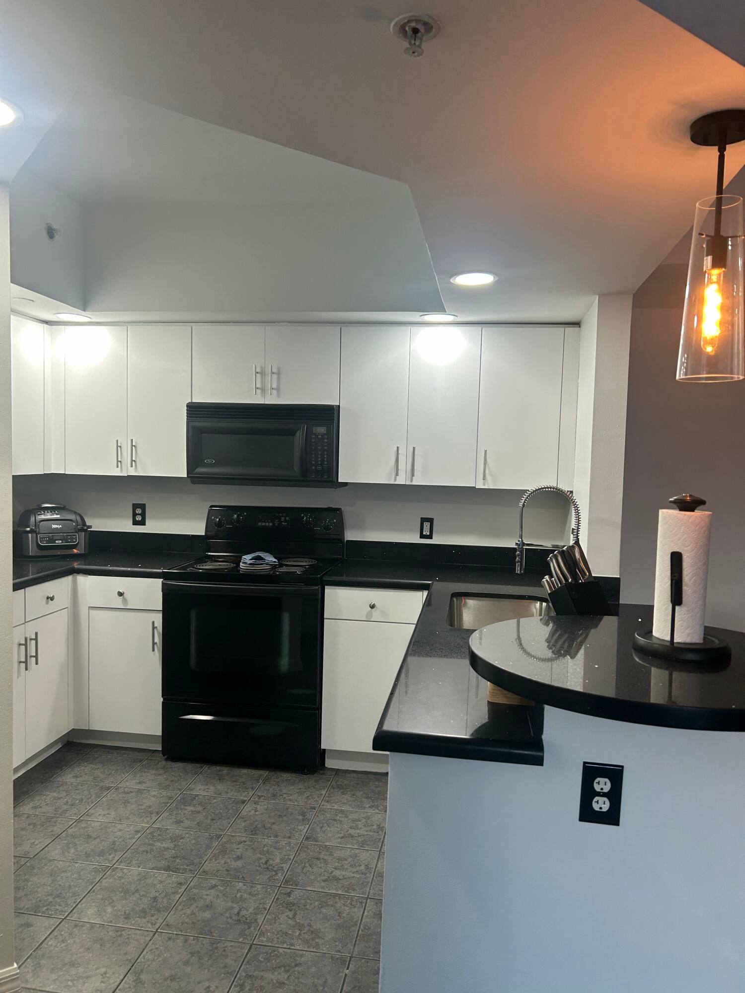 110 N FEDERAL Highway 502