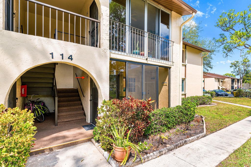 Photo of 114 Lake Pine Circle #B-1, Greenacres, FL 33463 (MLS # R11167295)